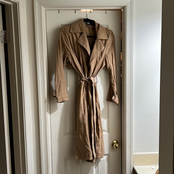 Tan trench coat - Picture 1 of 1